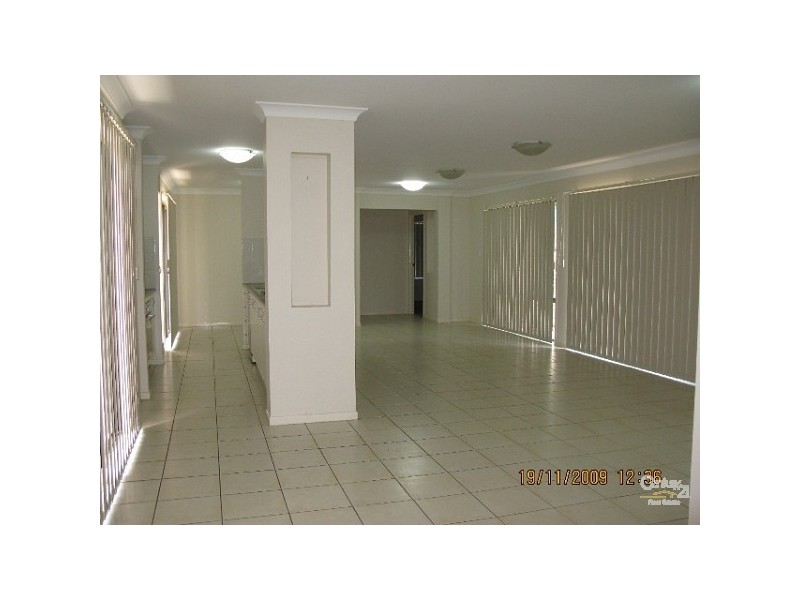 42 Nullarbor Circuit, Forest Lake QLD 4078