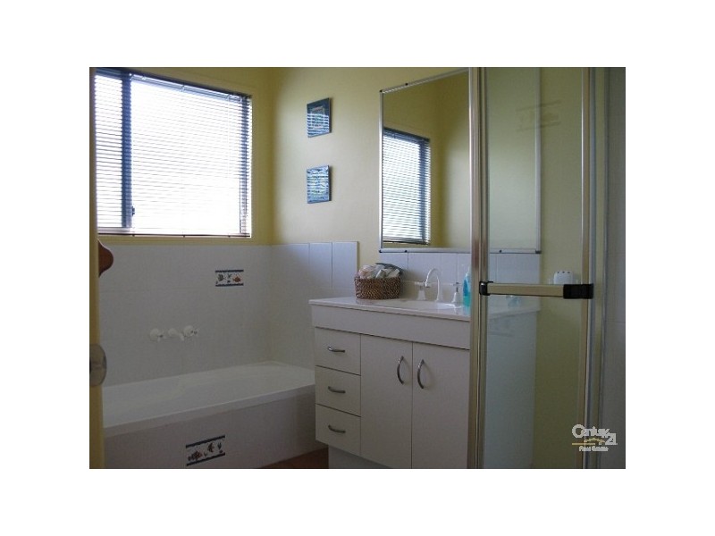 7 YARRAMAN PLACE, Forest Lake QLD 4078