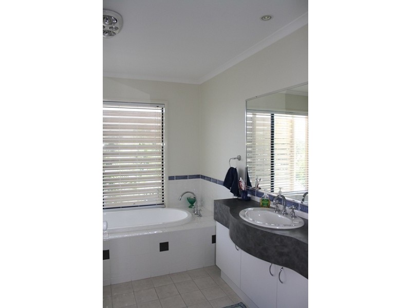 36 YALE CIRCUIT, Forest Lake QLD 4078