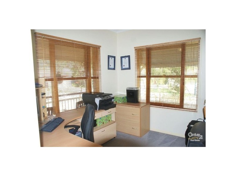 1 GOOMBURRA COURT, Forest Lake QLD 4078