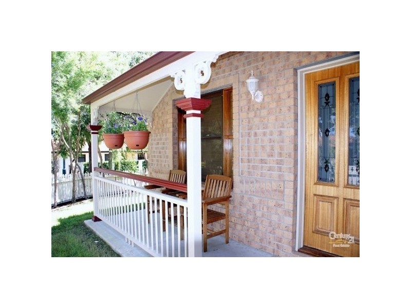 1 GOOMBURRA COURT, Forest Lake QLD 4078