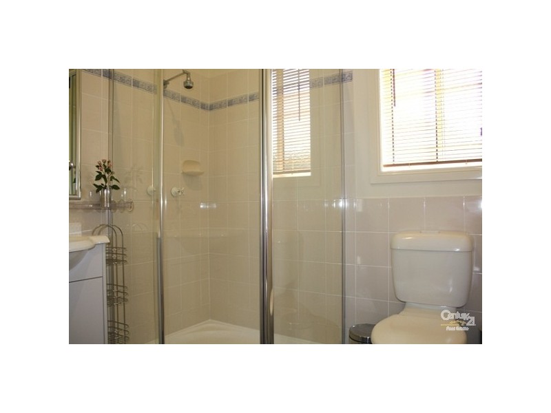 1 GOOMBURRA COURT, Forest Lake QLD 4078