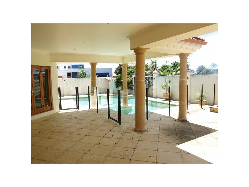 6 Mainsail Place, Twin Waters QLD 4564