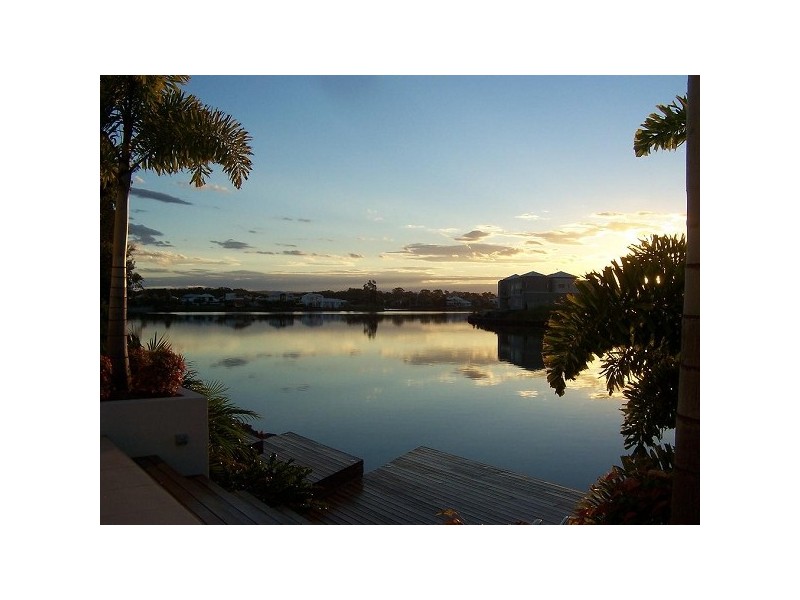 8 Oceanic Court, Twin Waters QLD 4564