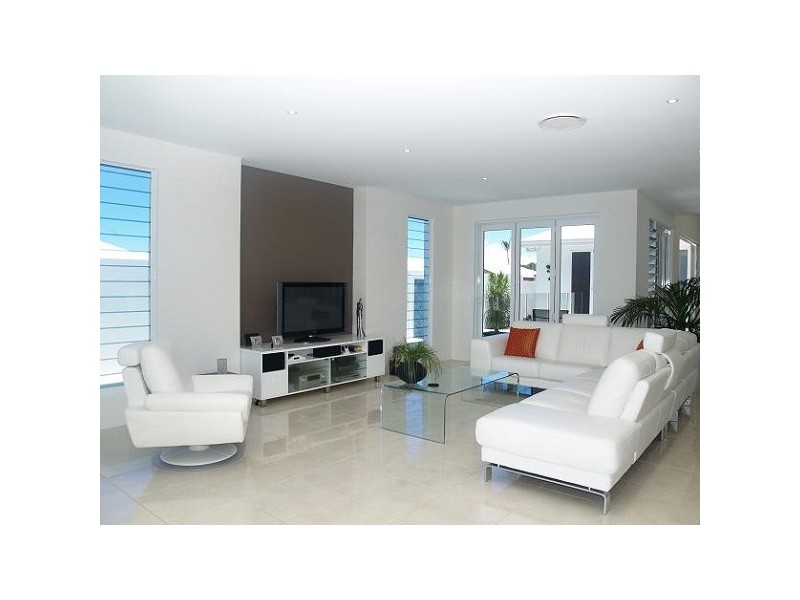 8 Oceanic Court, Twin Waters QLD 4564