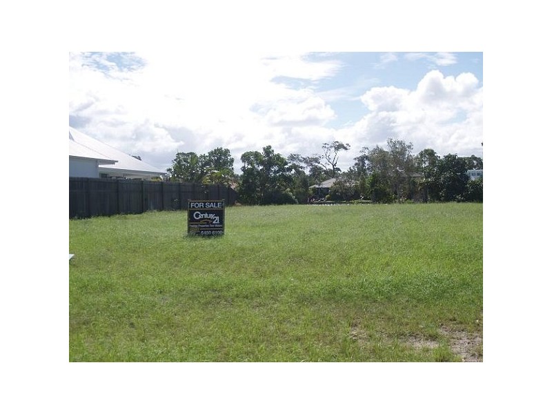 18 Veerings Crescent, Twin Waters QLD 4564