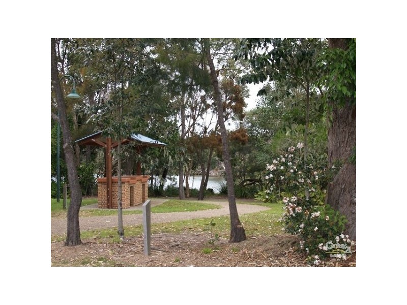 31 Mulloka Esp, Wurtulla QLD 4575