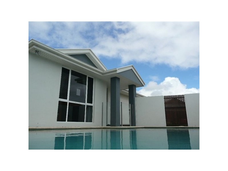 6 Oyster Court, Twin Waters QLD 4564