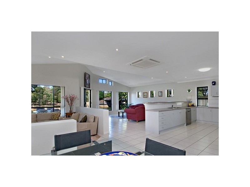 6 South Barcoola, Twin Waters QLD 4564