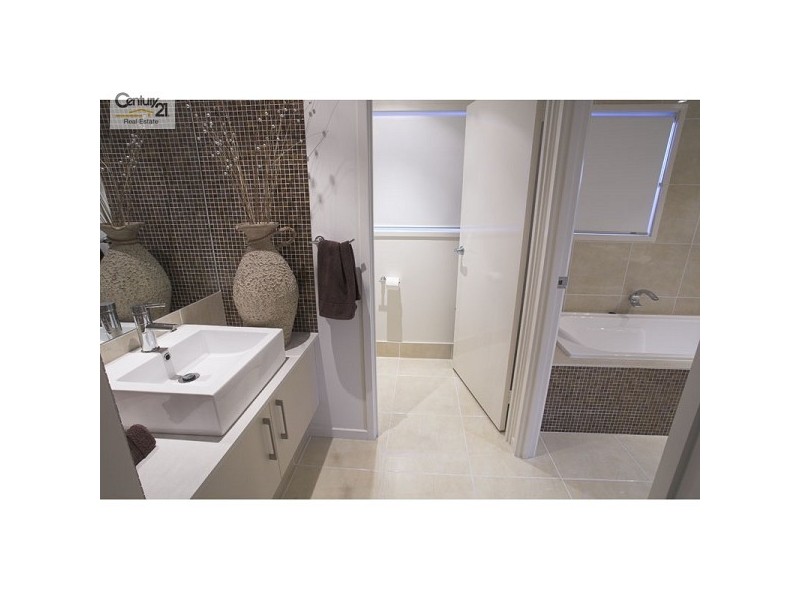 24 Anchorage Circuit, Twin Waters QLD 4564