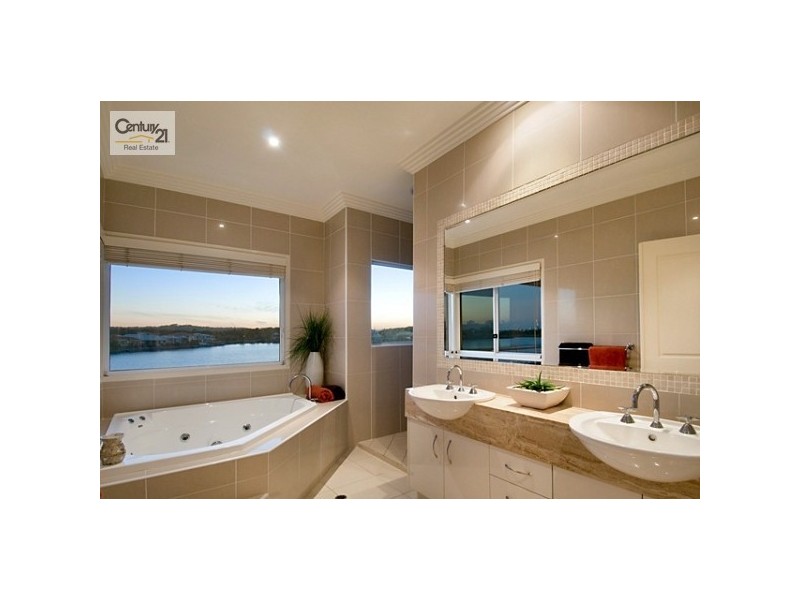 10 BlueWater Court, Twin Waters QLD 4564