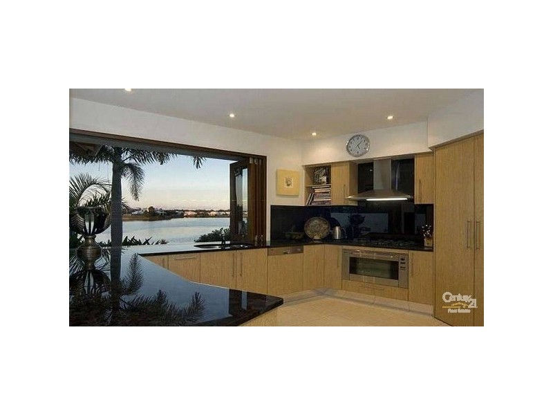 11 Karinya Place, Twin Waters QLD 4564