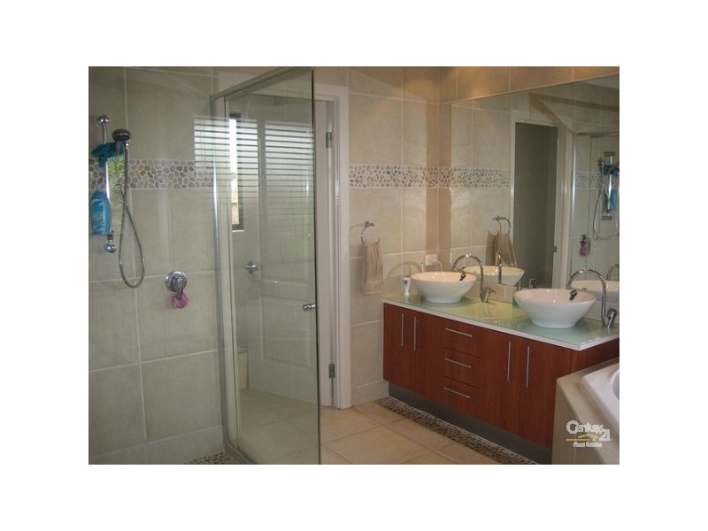 8 Moorings Circuit, Twin Waters QLD 4564