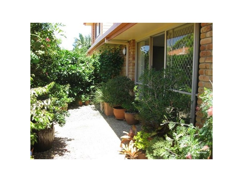 2/5 Ramilles Street, Mount Coolum QLD 4573