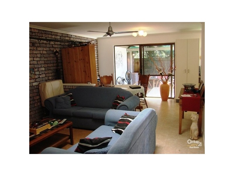 2/6 Moomba Street, Pacific Paradise QLD 4564