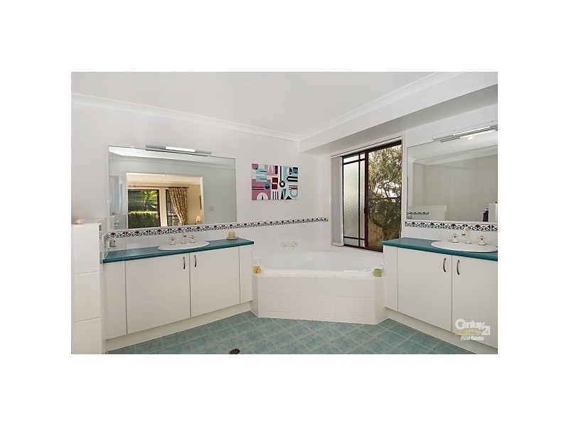 18 Fantail Place, Twin Waters QLD 4564