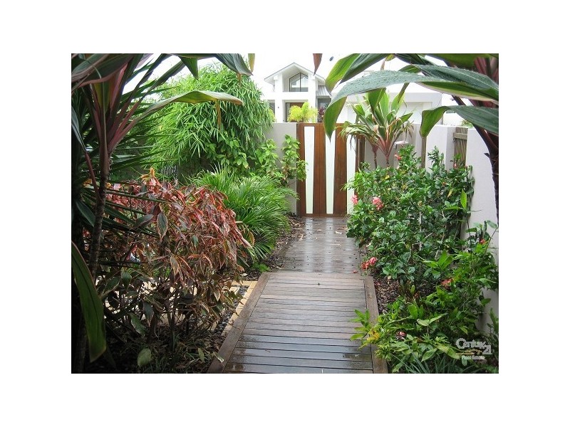 8 Moorings Cct, Twin Waters QLD 4564