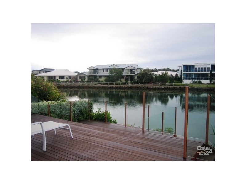 39 Baywater Dr, Twin Waters QLD 4564