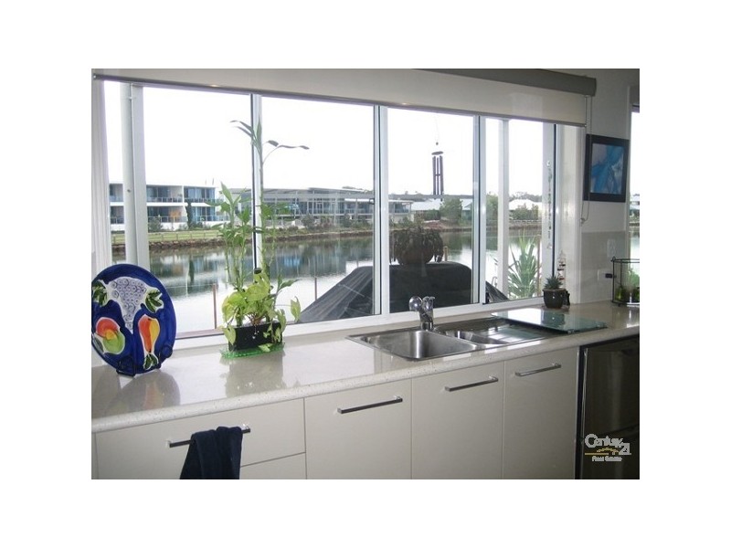 39 Baywater Dr, Twin Waters QLD 4564