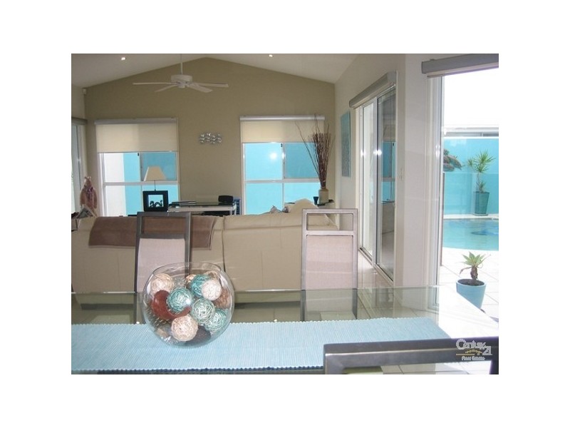 39 Baywater Dr, Twin Waters QLD 4564