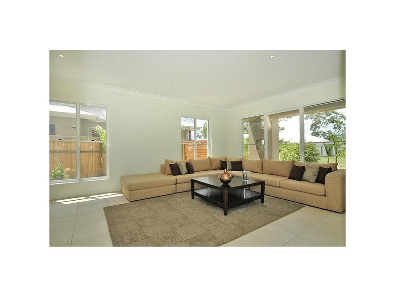42 Lakeside Drive, Peregian Springs QLD 4573