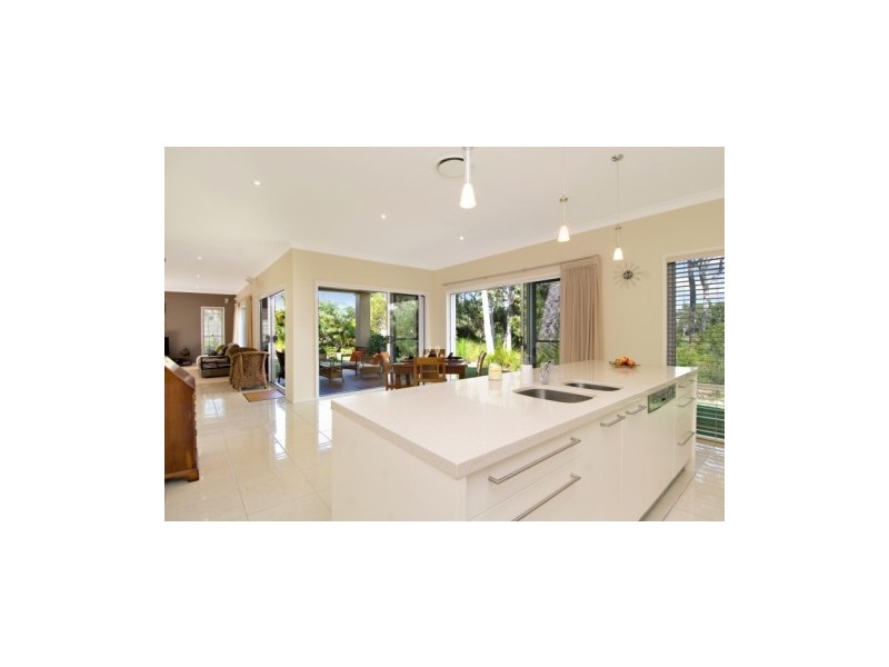 27 Lakeside Drive, Peregian Springs QLD 4573