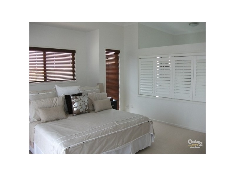 18 Maddens Crescent, Peregian Springs QLD 4573