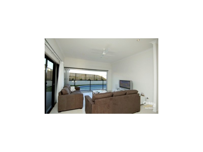 18 Maddens Crescent, Peregian Springs QLD 4573