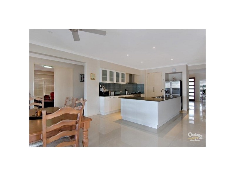 6 Shoal Court, Peregian Springs QLD 4573