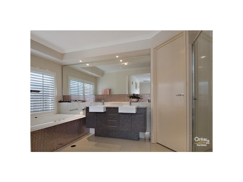 6 Shoal Court, Peregian Springs QLD 4573