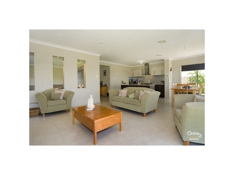 16 Doral Drive, Peregian Springs QLD 4573