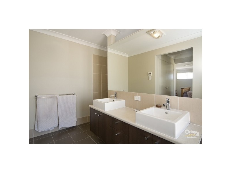 16 Doral Drive, Peregian Springs QLD 4573