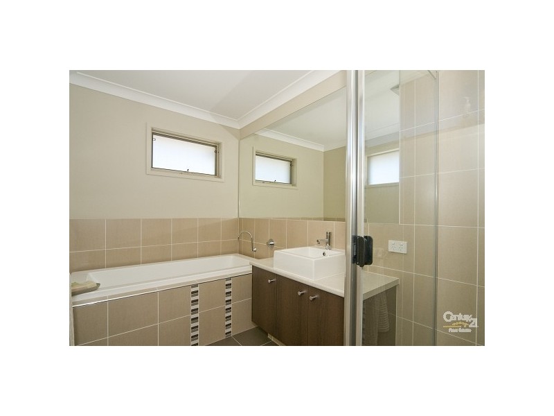 16 Doral Drive, Peregian Springs QLD 4573