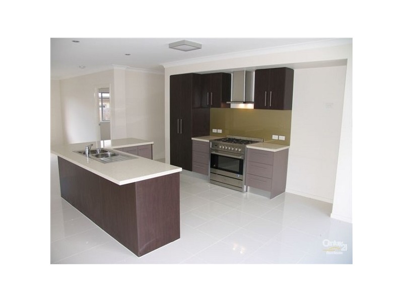 12 Maidstone Crescent, Peregian Springs QLD 4573