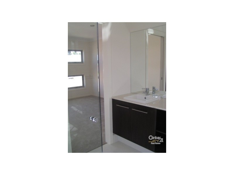 12 Maidstone Crescent, Peregian Springs QLD 4573