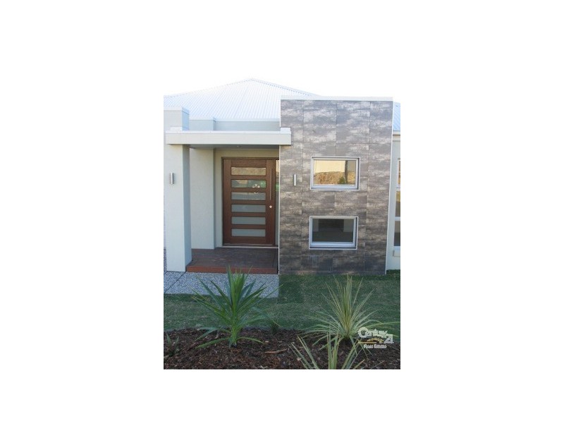 12 Maidstone Crescent, Peregian Springs QLD 4573