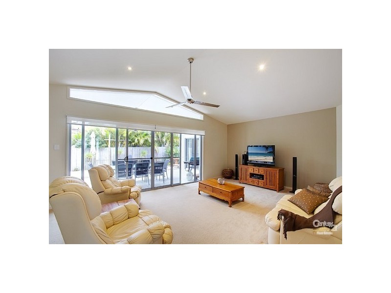 6 Rothbury Court, Peregian Springs QLD 4573