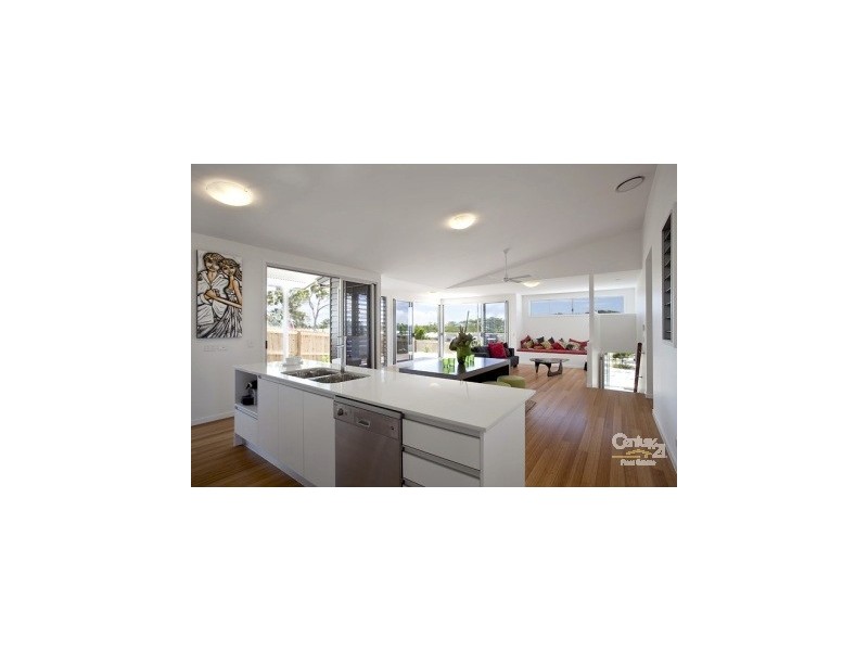 204 The Avenue, Peregian Springs QLD 4573