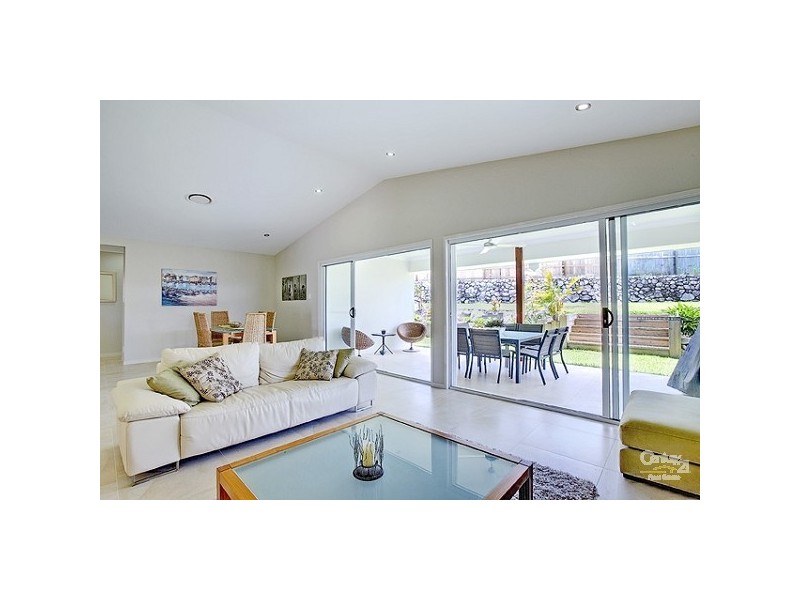 6 Pebble Court, Peregian Springs QLD 4573