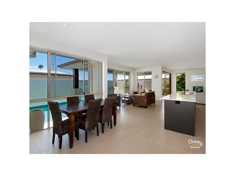 1 Selkirk Way, Peregian Springs QLD 4573