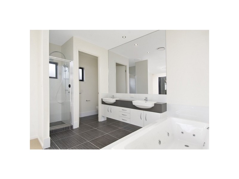 20 Selkirk Way, Peregian Springs QLD 4573