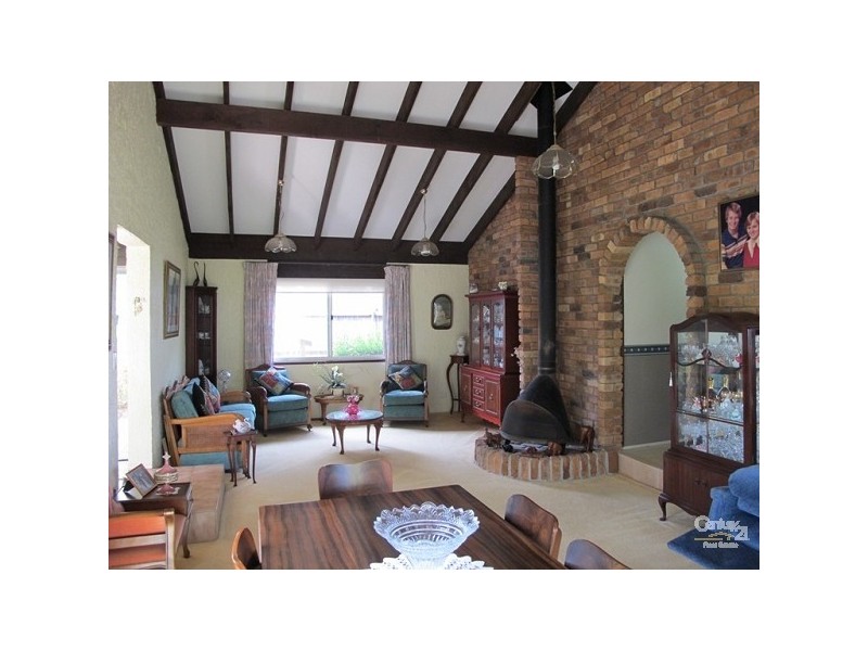 4 Tanjenong Place, Burleigh Heads QLD 4220