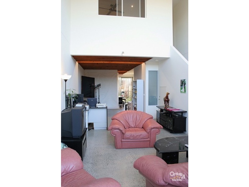 32 Lakefront Crescent, Varsity Lakes QLD 4227