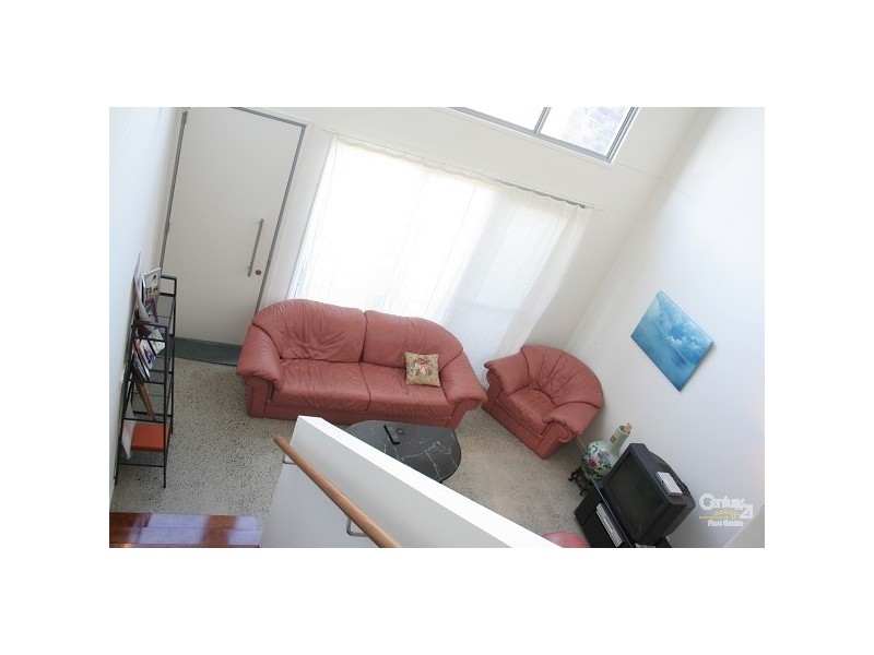 32 Lakefront Crescent, Varsity Lakes QLD 4227