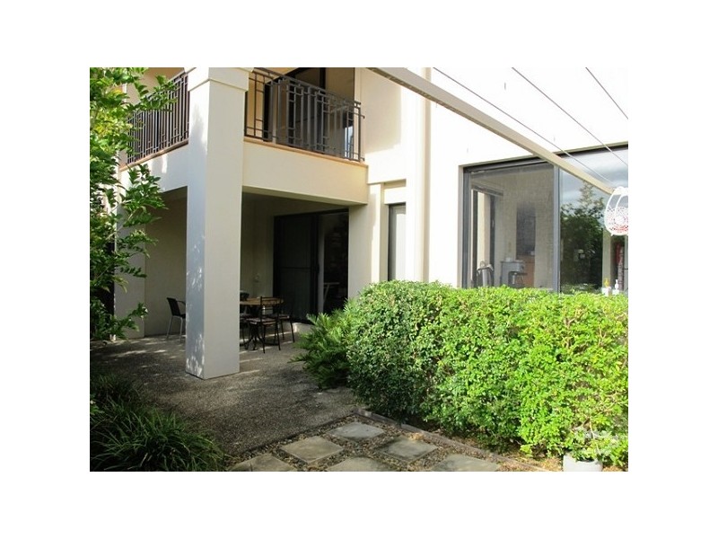 2/5 Assembly Drive, Varsity Lakes QLD 4227