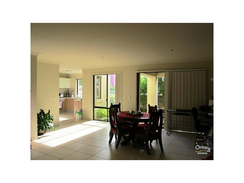 2/5 Assembly Drive, Varsity Lakes QLD 4227