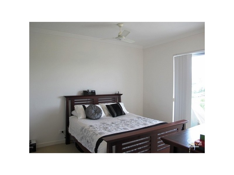 57/98 University Drive, Varsity Lakes QLD 4227