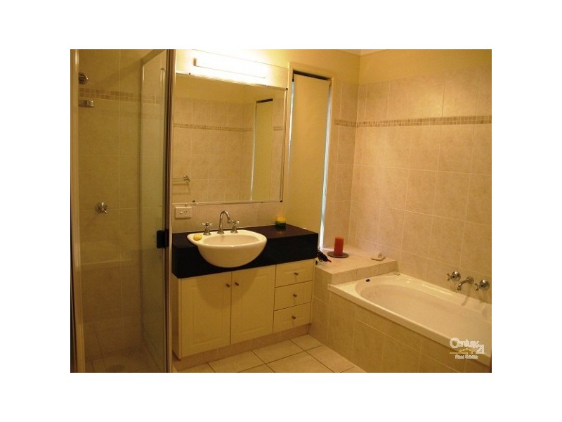 2/15 The Links, Varsity Lakes QLD 4227