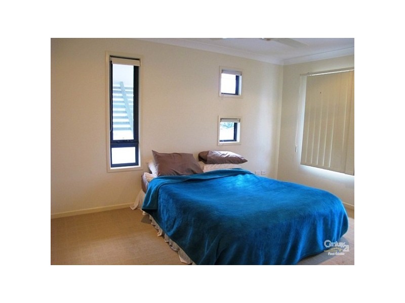 2/15 The Links, Varsity Lakes QLD 4227