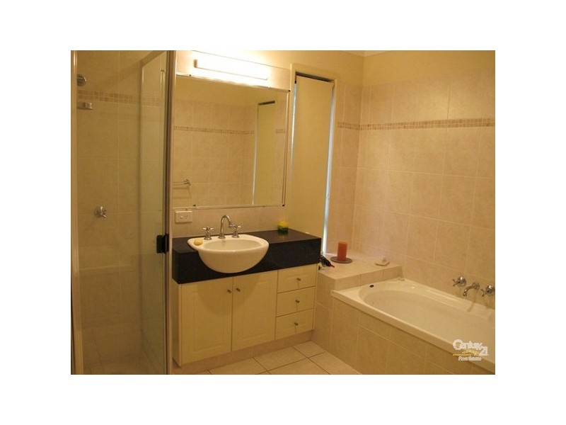 17 Valetta Court, Varsity Lakes QLD 4227